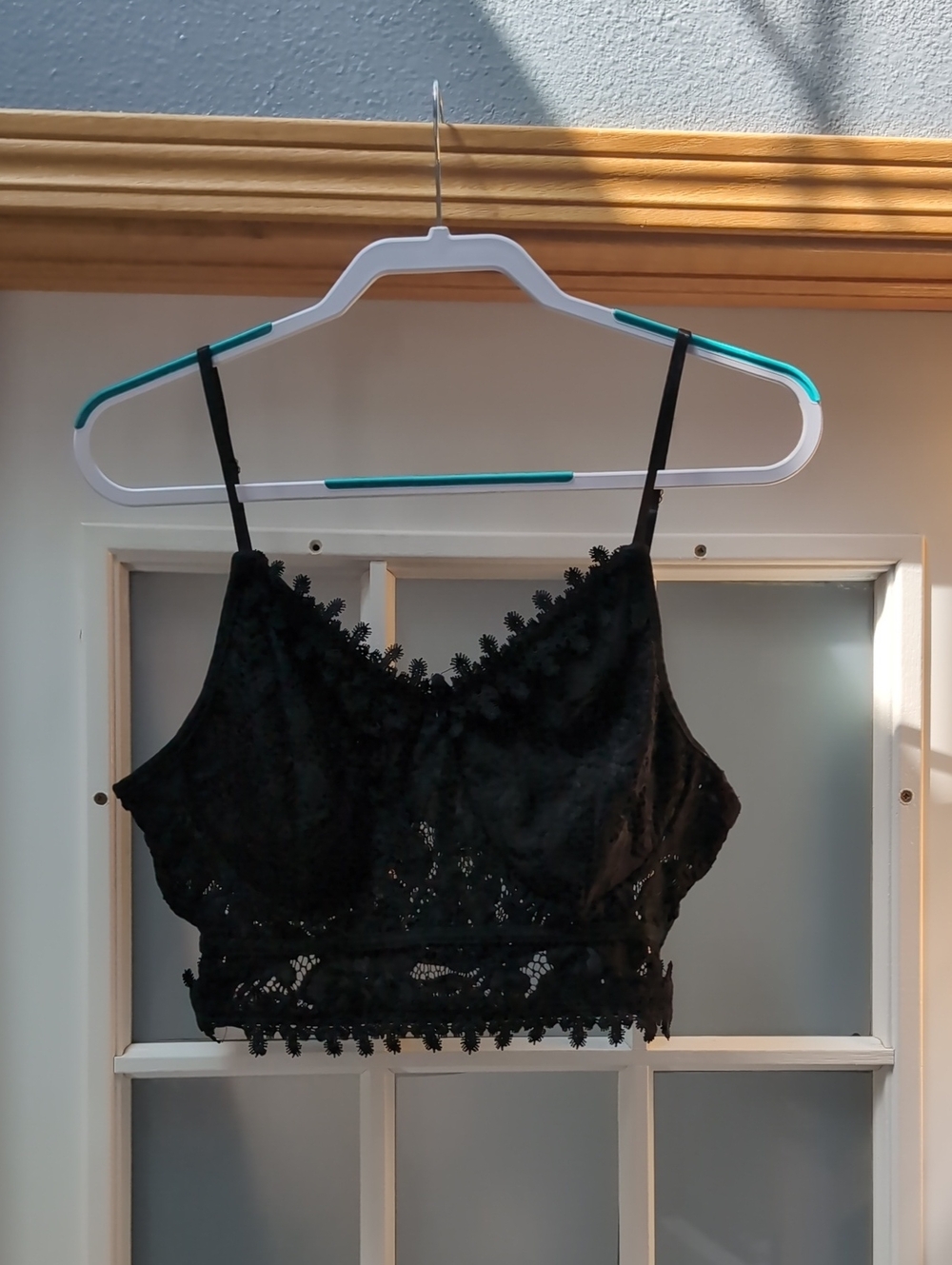 SHEIN Black Floral Lace Trim Crop Top